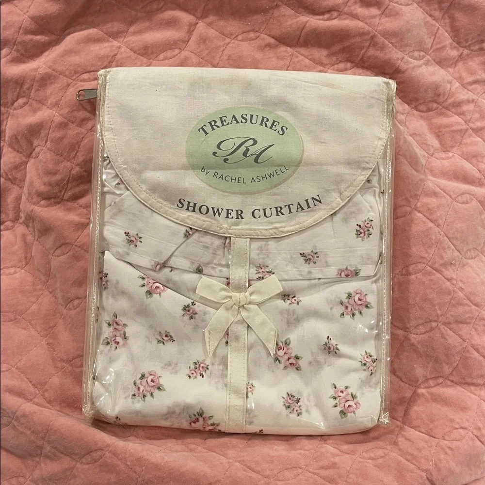 NWT TREASURES BY RACHEL ASHWELL SHOWER CURTAIN ROSEBUD PRINT